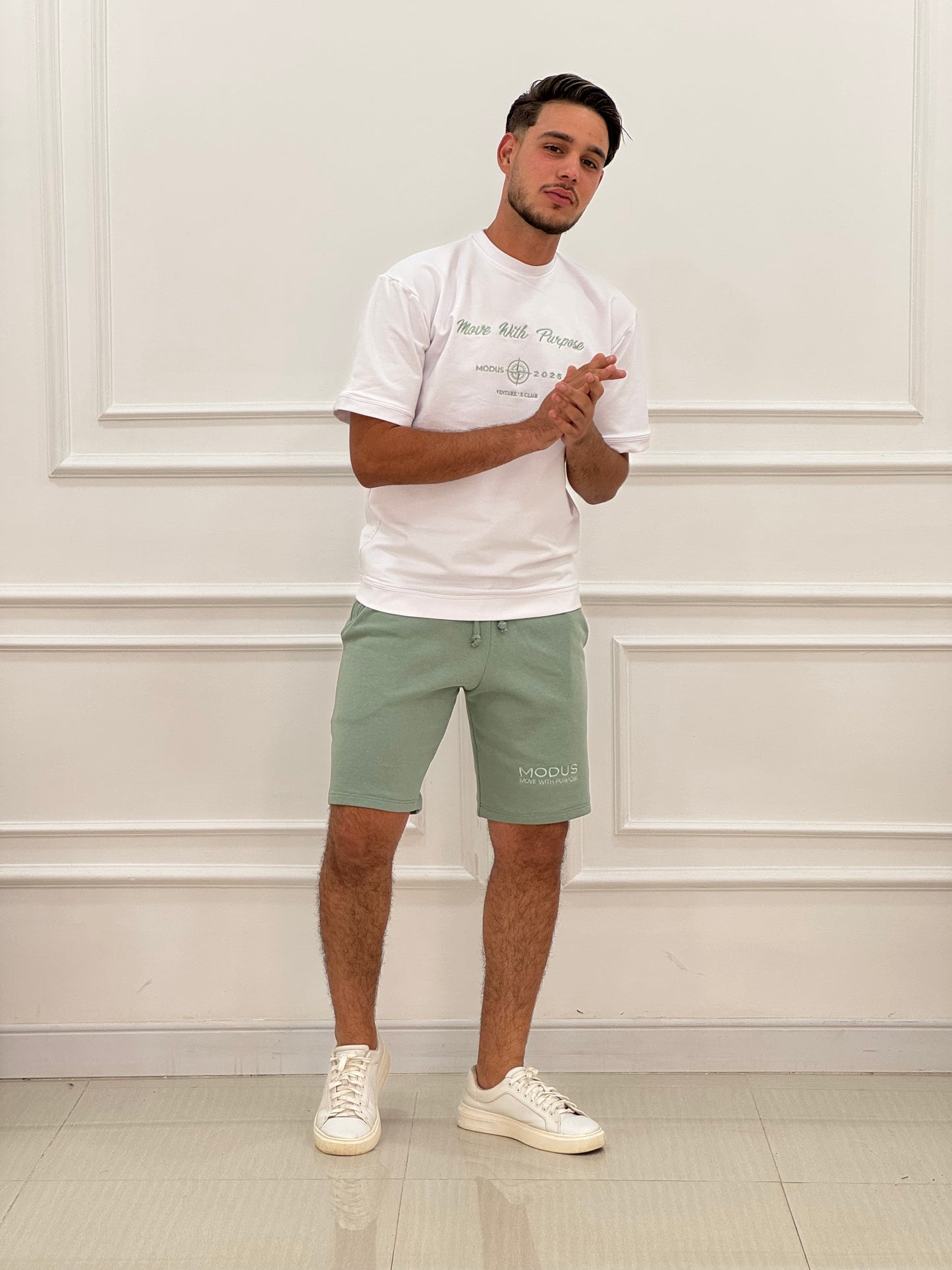 Ensemble short avec un T-shirt Blanc Brodé