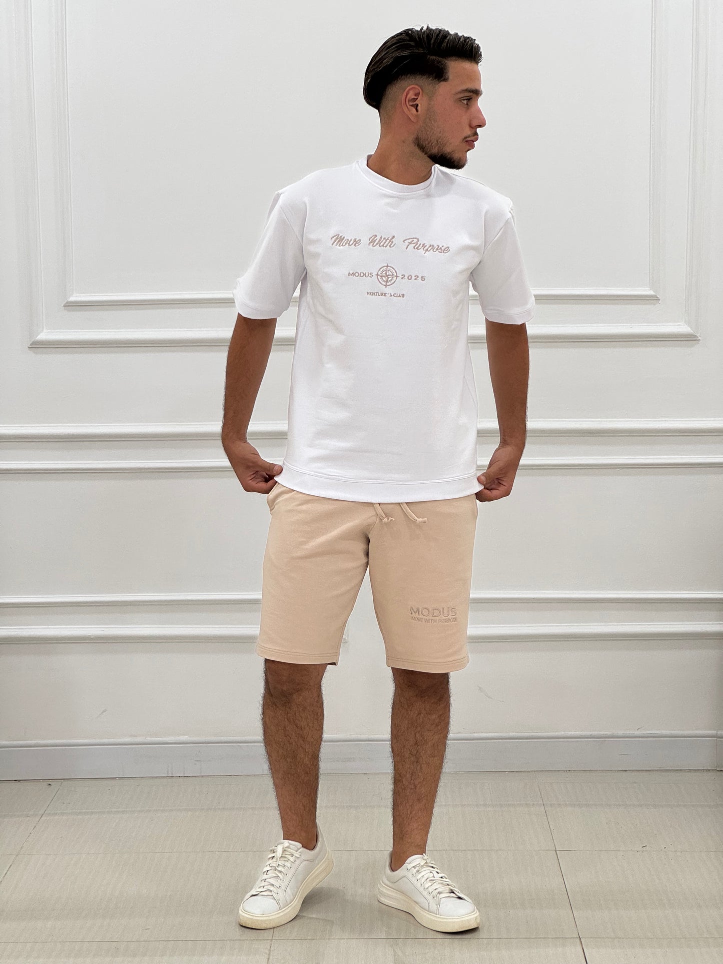 Ensemble short avec un T-shirt Blanc Brodé